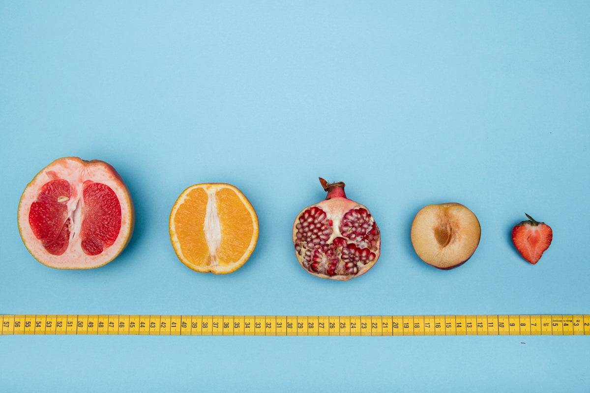 sliced orange fruit and orange fruit